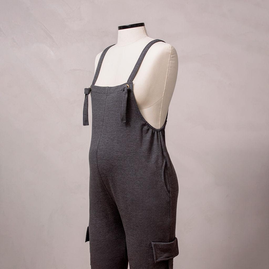 detalle bolsillos cargo overol maternidad