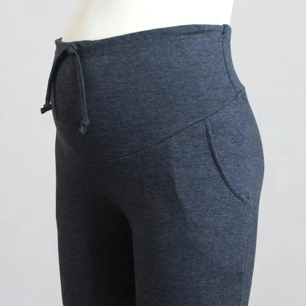 detalle cintura elástica jogger maternidad